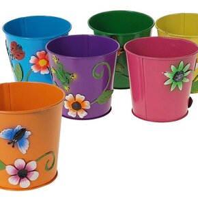 Dekorativ metallhink för blommor