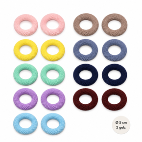 2 hair ties